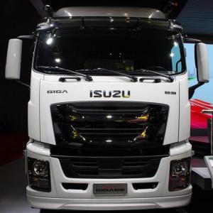 Global Release Isuzu Giga 4X2 Van Truck